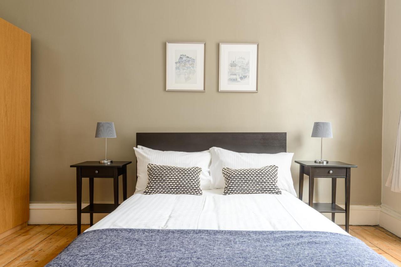 2 Bed Old Town Apartment - Next To Castle 에든버러 외부 사진